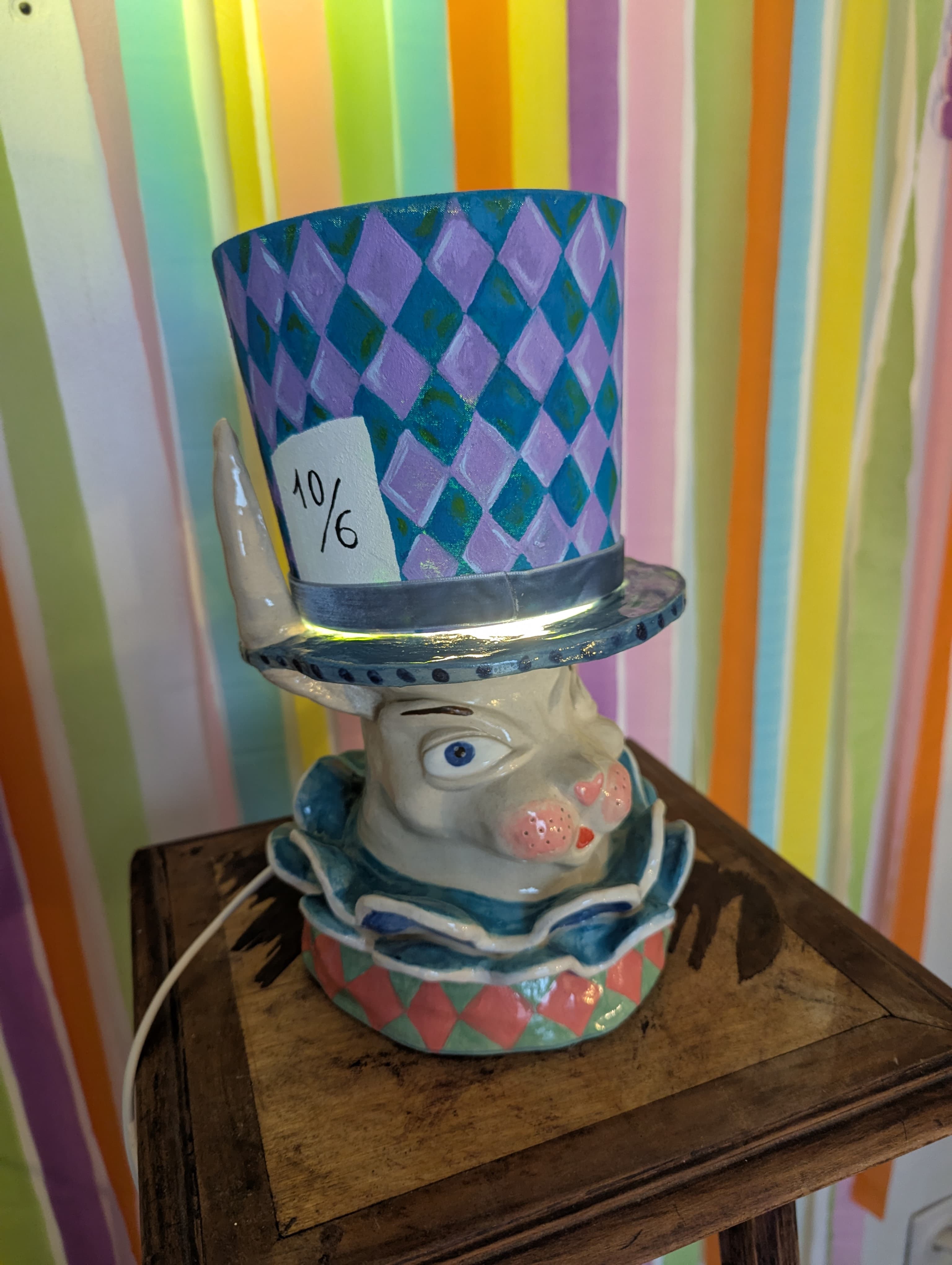 Lampe à poser - le lapin du chapelier fou - Vue 2