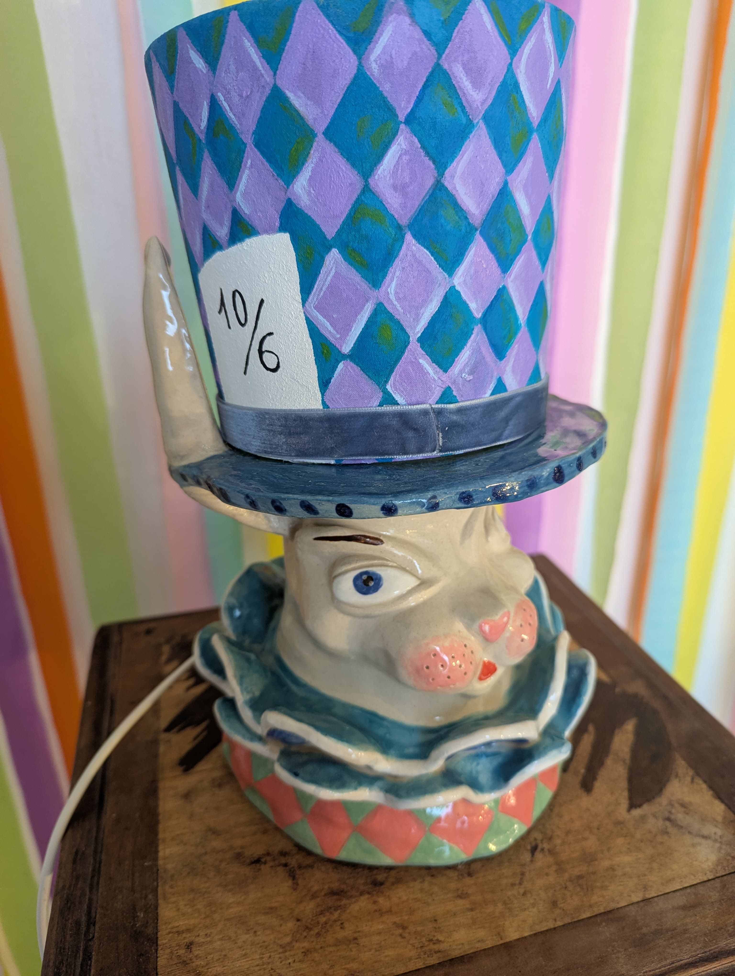 Lampe à poser - le lapin du chapelier fou