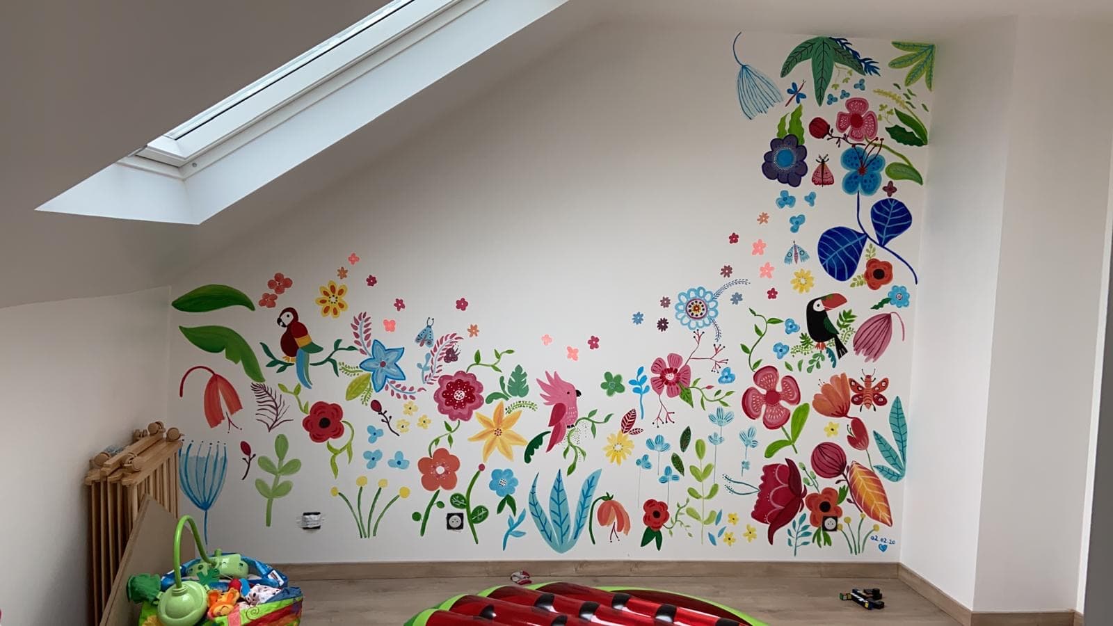 Chambre d’enfant - fleurs et ambiance tropicale